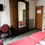 Hotel Hipotel Voltaire Bastille 3*