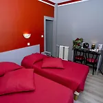 Hipotel Voltaire Bastille Hotel Paryż