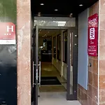 Hipotel Voltaire Bastille Hotel
