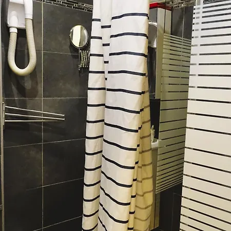 Hotel Hipotel Voltaire Bastille París