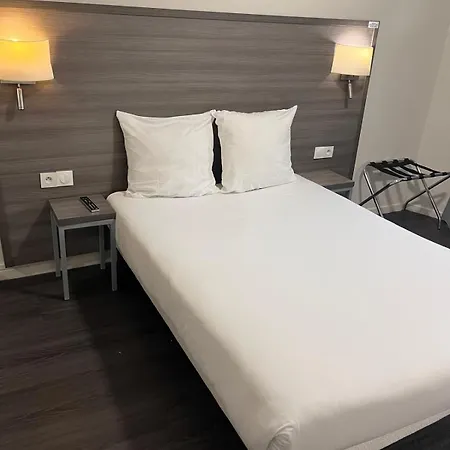 Hipotel Voltaire Bastille 3* París