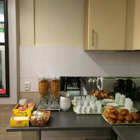 Hipotel Voltaire Bastille Hotel