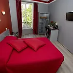 Hipotel Voltaire Bastille 3*