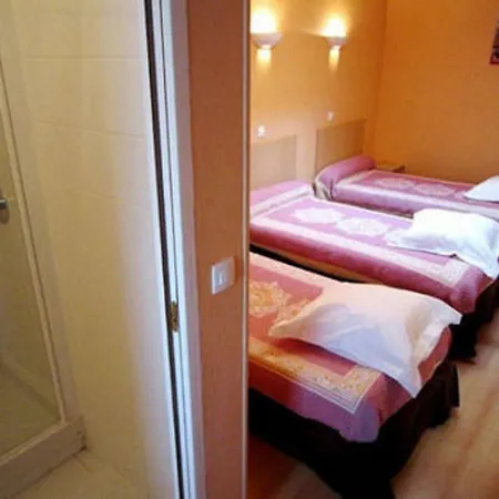 Hipotel Voltaire Bastille Hotel 3*