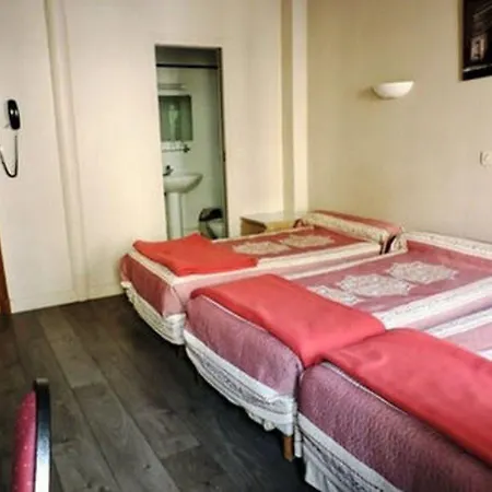 Hipotel Voltaire Bastille 3*
