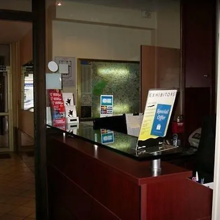 Hotel Hipotel Voltaire Bastille Paris