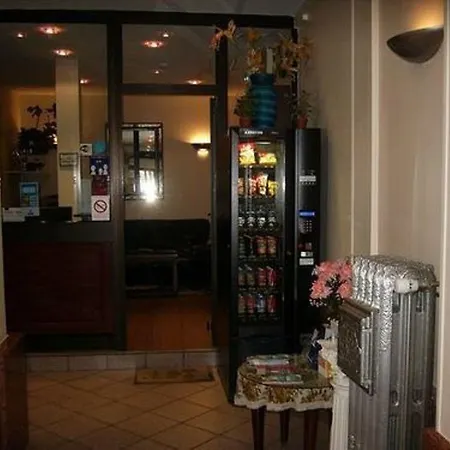 Hipotel Voltaire Bastille 3*