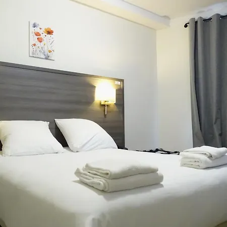 Hotel Hipotel Voltaire Bastille 3*