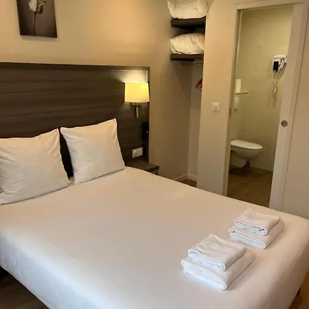 Hipotel Voltaire Bastille Hotel