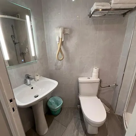 Hipotel Voltaire Bastille Hotel 3*