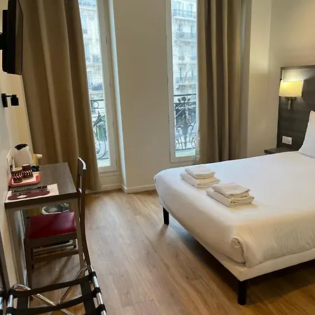 Hipotel Voltaire Bastille 3*