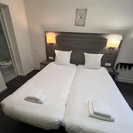 Hipotel Voltaire Bastille 3*