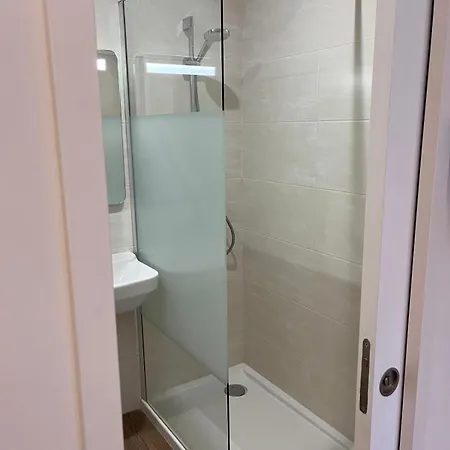 Hotel Hipotel Voltaire Bastille