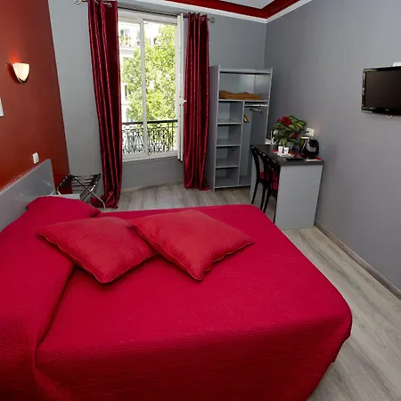 Hipotel Voltaire Bastille 3*
