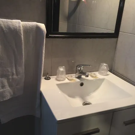 Hipotel Voltaire Bastille Parigi