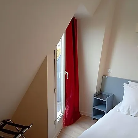 Hotel Hipotel Voltaire Bastille 3*