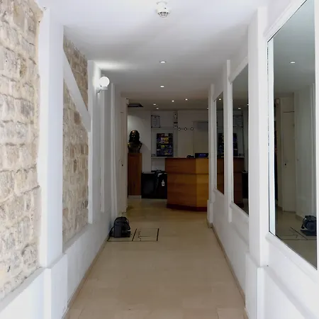 Hipotel Voltaire Bastille 3*
