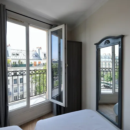 Hotel Hipotel Voltaire Bastille Paris