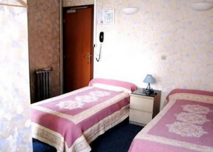 Hipotel Voltaire Bastille 3* Párizs