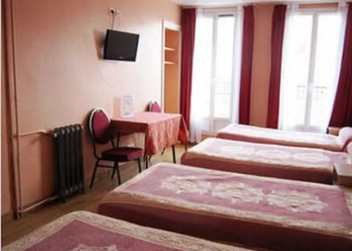 Отель Hipotel Voltaire Bastille 3*