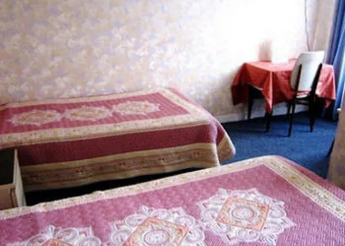 Hipotel Voltaire Bastille 3*