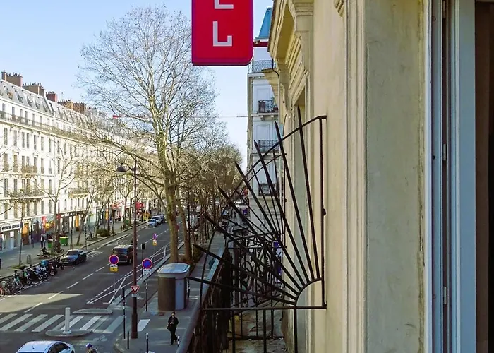 Hipotel Voltaire Bastille Отель Париж