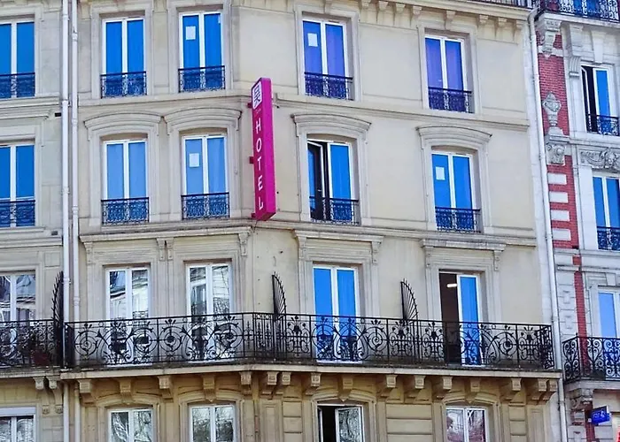 Hipotel Voltaire Bastille Отель