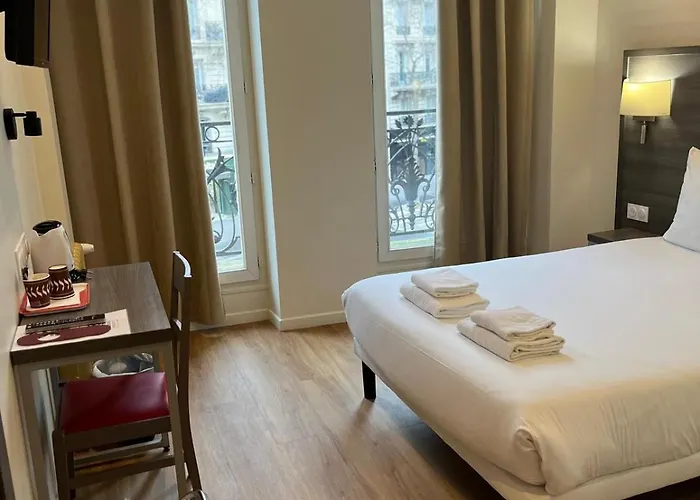 Hipotel Voltaire Bastille 3*
