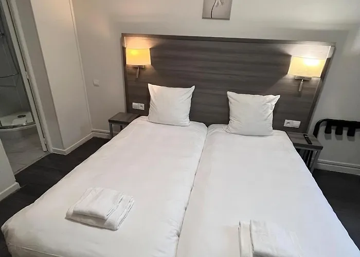 Hipotel Voltaire Bastille 3*