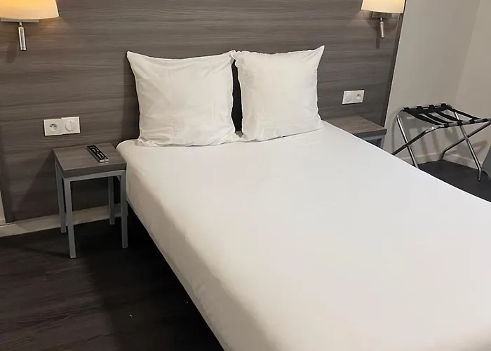 هيبوتيل فولتير باستيل 3* باريس
