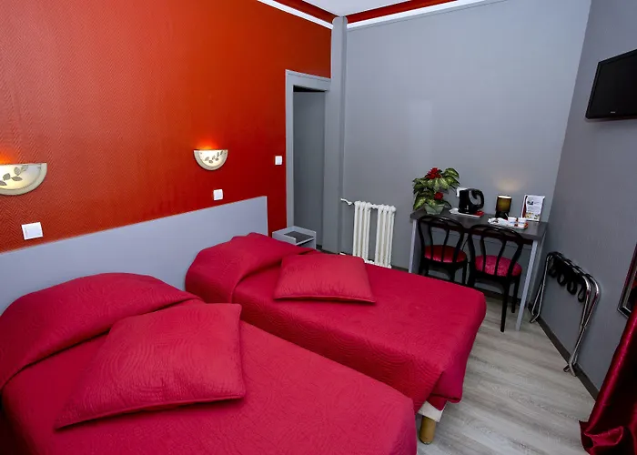 Hipotel Voltaire Bastille Отель Париж