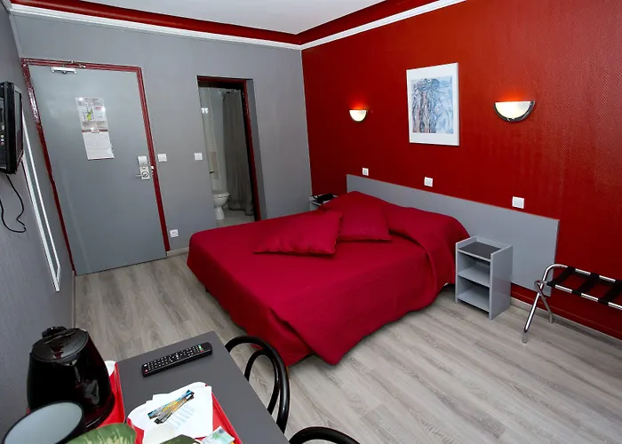 Hipotel Voltaire Bastille 3*