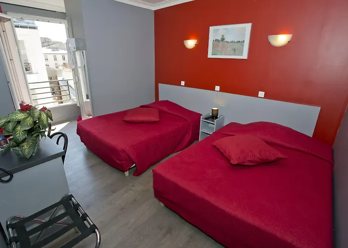 Hipotel Voltaire Bastille 3*