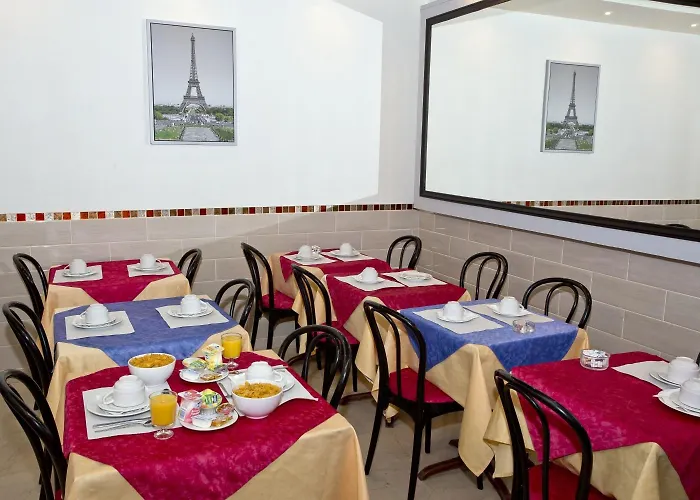 Hipotel Voltaire Bastille 3*