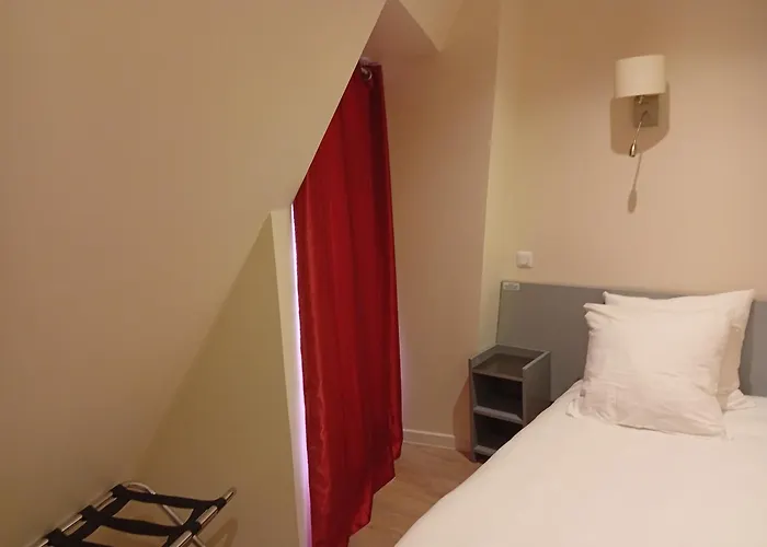 Hipotel Voltaire Bastille 3* Párizs