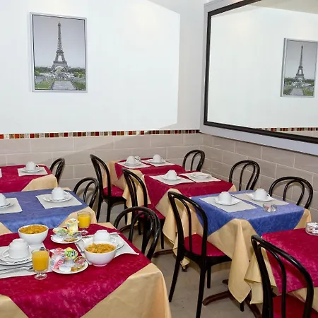 Hipotel Voltaire Bastille 3*