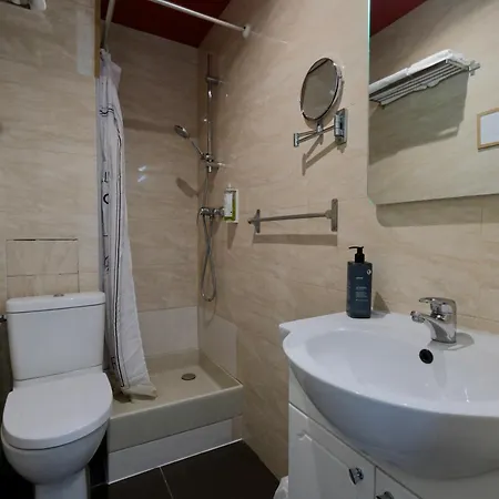 Hotel Hipotel Voltaire Bastille 3*