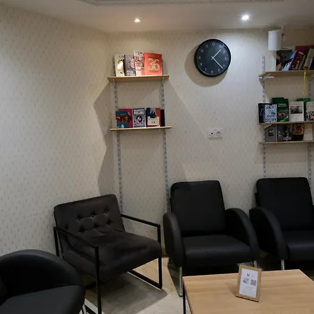 Hipotel Voltaire Bastille Hotel 3*