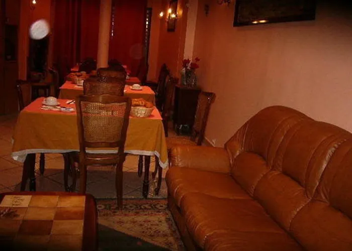Hipotel Voltaire Bastille Otel