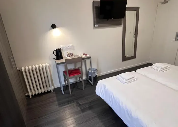 Hipotel Voltaire Bastille Otel 3*
