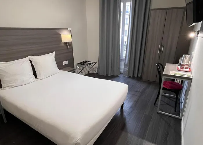 Hipotel Voltaire Bastille Hotel