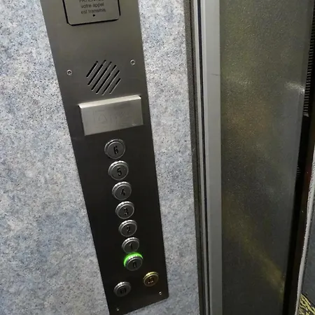 巴黎伏尔泰巴士底酒店